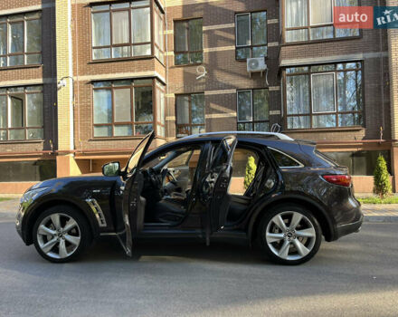 Коричневый Инфинити FX 37, объемом двигателя 3.7 л и пробегом 279 тыс. км за 13500 $, фото 19 на Automoto.ua