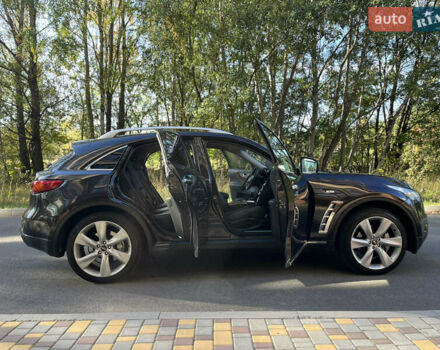 Коричневый Инфинити FX 37, объемом двигателя 3.7 л и пробегом 279 тыс. км за 13500 $, фото 18 на Automoto.ua