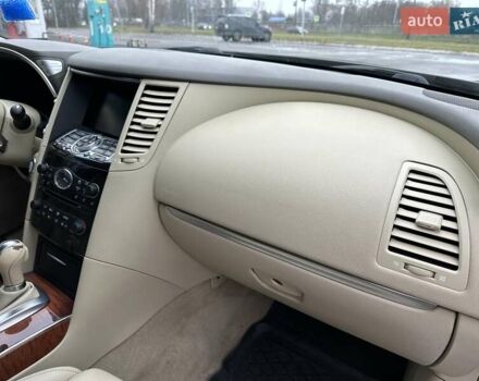 Коричневый Инфинити FX 37, объемом двигателя 3.7 л и пробегом 145 тыс. км за 13900 $, фото 14 на Automoto.ua