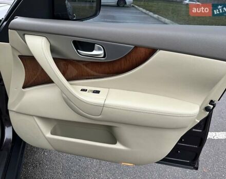 Коричневый Инфинити FX 37, объемом двигателя 3.7 л и пробегом 145 тыс. км за 13900 $, фото 13 на Automoto.ua