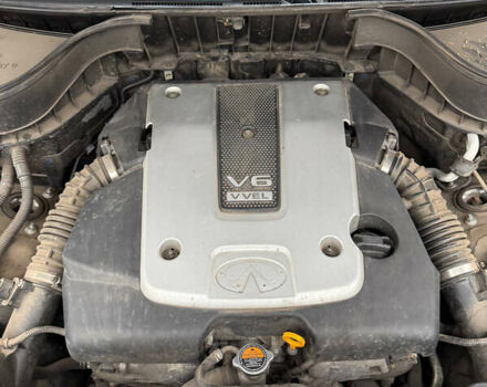 Коричневый Инфинити FX 37, объемом двигателя 3.7 л и пробегом 132 тыс. км за 13700 $, фото 12 на Automoto.ua