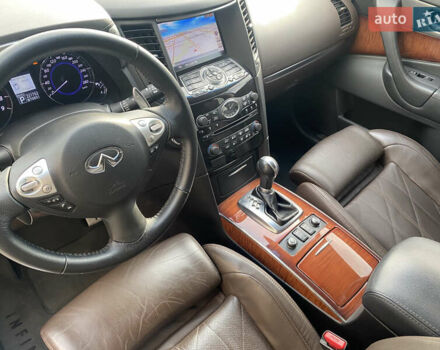 Коричневый Инфинити FX 37, объемом двигателя 3.7 л и пробегом 221 тыс. км за 17000 $, фото 20 на Automoto.ua