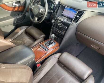Коричневый Инфинити FX 37, объемом двигателя 3.7 л и пробегом 221 тыс. км за 17000 $, фото 34 на Automoto.ua