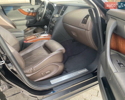 Коричневый Инфинити FX 37, объемом двигателя 3.7 л и пробегом 221 тыс. км за 17000 $, фото 32 на Automoto.ua