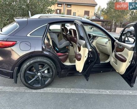 Коричневый Инфинити FX 37, объемом двигателя 3.7 л и пробегом 130 тыс. км за 20000 $, фото 11 на Automoto.ua