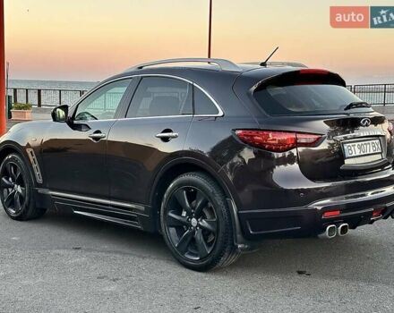 Коричневый Инфинити FX 37, объемом двигателя 3.7 л и пробегом 130 тыс. км за 20000 $, фото 5 на Automoto.ua