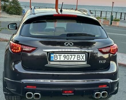 Коричневый Инфинити FX 37, объемом двигателя 3.7 л и пробегом 130 тыс. км за 20000 $, фото 13 на Automoto.ua