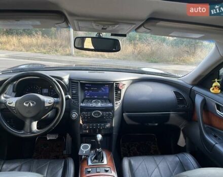 Інфініті FX 37, об'ємом двигуна 3.7 л та пробігом 180 тис. км за 17200 $, фото 9 на Automoto.ua