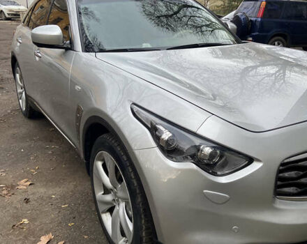 Серый Инфинити FX 37, объемом двигателя 3.7 л и пробегом 120 тыс. км за 16000 $, фото 1 на Automoto.ua