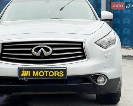 Серый Инфинити FX 37, объемом двигателя 3.7 л и пробегом 164 тыс. км за 13900 $, фото 13 на Automoto.ua