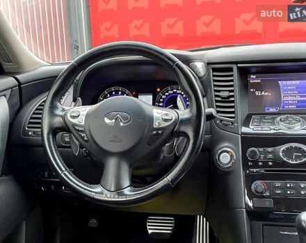 Серый Инфинити FX 37, объемом двигателя 3.7 л и пробегом 164 тыс. км за 13900 $, фото 31 на Automoto.ua