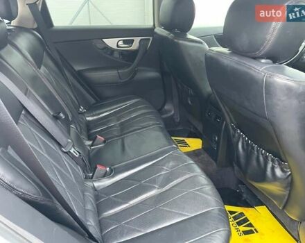 Серый Инфинити FX 37, объемом двигателя 3.7 л и пробегом 164 тыс. км за 13900 $, фото 35 на Automoto.ua