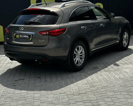Серый Инфинити FX 37, объемом двигателя 3.7 л и пробегом 220 тыс. км за 12900 $, фото 20 на Automoto.ua