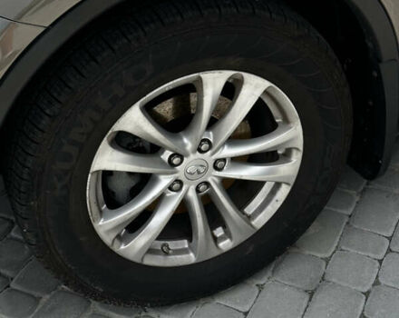 Серый Инфинити FX 37, объемом двигателя 3.7 л и пробегом 220 тыс. км за 12900 $, фото 4 на Automoto.ua