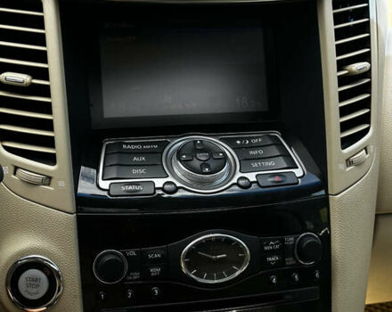 Серый Инфинити FX 37, объемом двигателя 3.7 л и пробегом 220 тыс. км за 12900 $, фото 10 на Automoto.ua