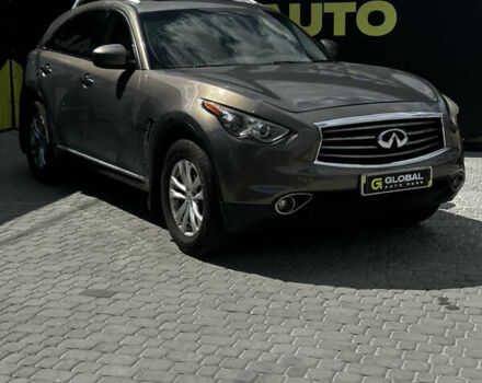 Серый Инфинити FX 37, объемом двигателя 3.7 л и пробегом 220 тыс. км за 12900 $, фото 2 на Automoto.ua
