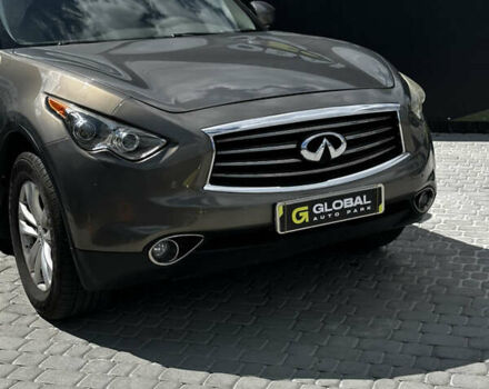 Серый Инфинити FX 37, объемом двигателя 3.7 л и пробегом 220 тыс. км за 12900 $, фото 3 на Automoto.ua
