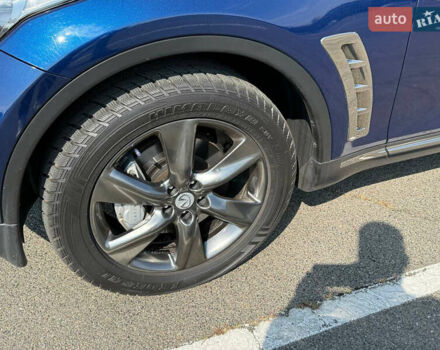 Синий Инфинити FX 37, объемом двигателя 3.7 л и пробегом 41 тыс. км за 33500 $, фото 2 на Automoto.ua