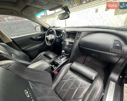 Черный Инфинити ФХ 50, объемом двигателя 5 л и пробегом 207 тыс. км за 11500 $, фото 12 на Automoto.ua