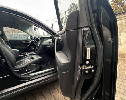 Черный Инфинити ФХ 50, объемом двигателя 5 л и пробегом 207 тыс. км за 11500 $, фото 4 на Automoto.ua