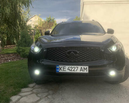 Чорний Інфініті ФХ 50, об'ємом двигуна 5.03 л та пробігом 204 тис. км за 16000 $, фото 6 на Automoto.ua