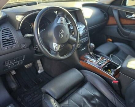 Черный Инфинити ФХ 50, объемом двигателя 5.03 л и пробегом 185 тыс. км за 15000 $, фото 11 на Automoto.ua