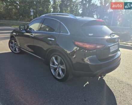 Черный Инфинити ФХ 50, объемом двигателя 5.03 л и пробегом 185 тыс. км за 15000 $, фото 2 на Automoto.ua