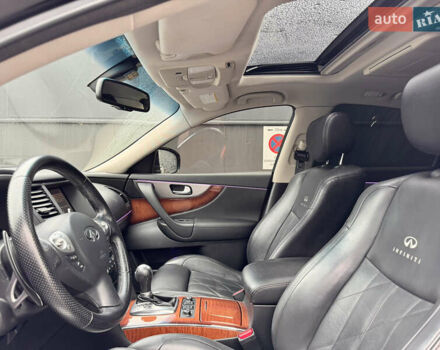 Инфинити ФХ 50 2010 в Киеве на Automoto.ua Черный Инфинити ФХ 50, объемом двигателя 5 л и пробегом 65 тыс. км за 19500 $, фото 14 на Automoto.ua