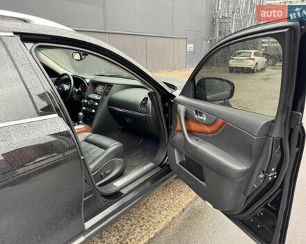 Инфинити ФХ 50 2010 в Киеве на Automoto.ua Черный Инфинити ФХ 50, объемом двигателя 5 л и пробегом 65 тыс. км за 19500 $, фото 34 на Automoto.ua