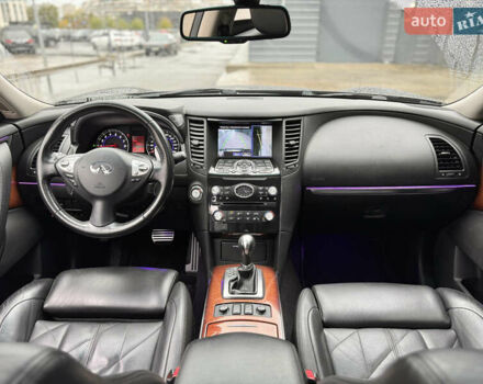 Инфинити ФХ 50 2010 в Киеве на Automoto.ua Черный Инфинити ФХ 50, объемом двигателя 5 л и пробегом 65 тыс. км за 19500 $, фото 22 на Automoto.ua