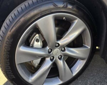 Черный Инфинити ФХ 50, объемом двигателя 5.03 л и пробегом 185 тыс. км за 15000 $, фото 5 на Automoto.ua