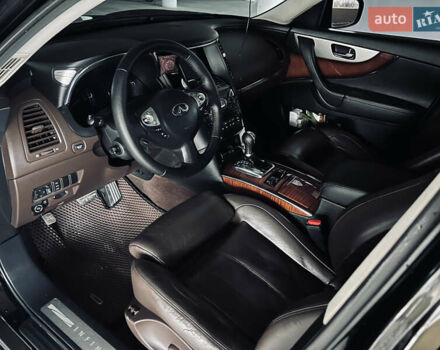 Чорний Інфініті ФХ 50, об'ємом двигуна 5.03 л та пробігом 194 тис. км за 15700 $, фото 13 на Automoto.ua