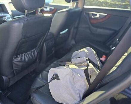 Черный Инфинити ФХ 50, объемом двигателя 5.03 л и пробегом 185 тыс. км за 15000 $, фото 12 на Automoto.ua