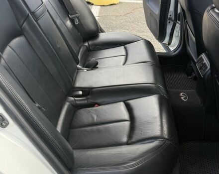 Инфинити G25 2010 в Киеве на Automoto.ua Белый Инфинити G25, объемом двигателя 2.5 л и пробегом 229 тыс. км за 9700 $, фото 5 на Automoto.ua