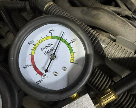 Белый Инфинити G25, объемом двигателя 2.5 л и пробегом 167 тыс. км за 9000 $, фото 12 на Automoto.ua