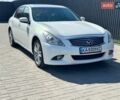 Белый Инфинити G25, объемом двигателя 2.5 л и пробегом 236 тыс. км за 9300 $, фото 1 на Automoto.ua