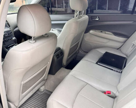 Белый Инфинити G25, объемом двигателя 2.5 л и пробегом 167 тыс. км за 9000 $, фото 5 на Automoto.ua