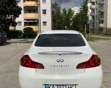 Белый Инфинити G25, объемом двигателя 2.5 л и пробегом 186 тыс. км за 10200 $, фото 4 на Automoto.ua