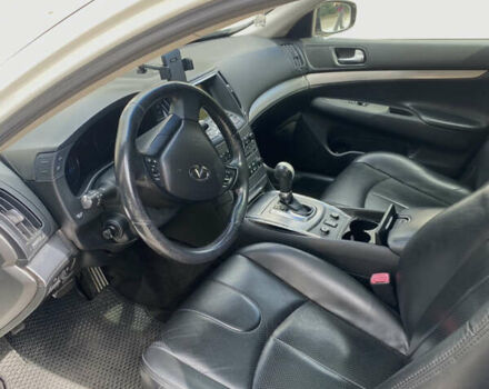 Белый Инфинити G25, объемом двигателя 2.5 л и пробегом 186 тыс. км за 10200 $, фото 7 на Automoto.ua