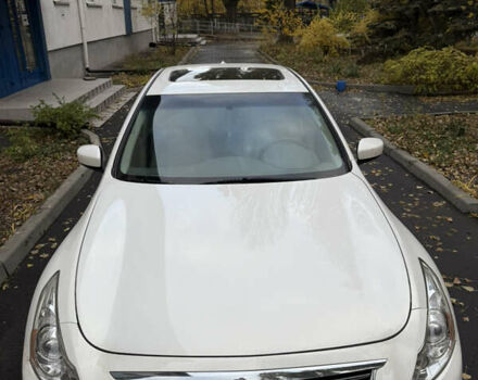 Белый Инфинити G25, объемом двигателя 2.5 л и пробегом 160 тыс. км за 11500 $, фото 2 на Automoto.ua