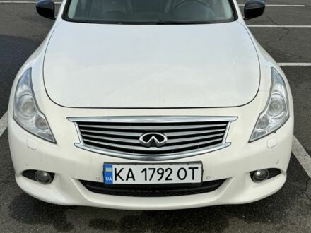 Инфинити G25 2010 в Киеве на Automoto.ua Белый Инфинити G25, объемом двигателя 2.5 л и пробегом 229 тыс. км за 9700 $, фото 1 на Automoto.ua