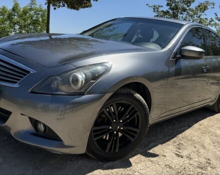 Серый Инфинити G25, объемом двигателя 2.5 л и пробегом 260 тыс. км за 9000 $, фото 2 на Automoto.ua