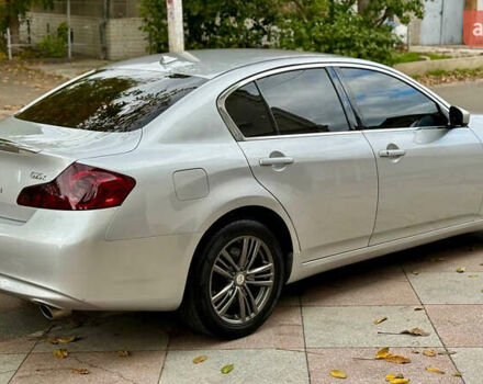 Серый Инфинити G25, объемом двигателя 2.5 л и пробегом 195 тыс. км за 9600 $, фото 6 на Automoto.ua