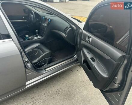 Серый Инфинити G25, объемом двигателя 2.5 л и пробегом 210 тыс. км за 8000 $, фото 1 на Automoto.ua