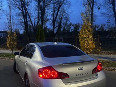 Серый Инфинити G25, объемом двигателя 2.5 л и пробегом 219 тыс. км за 8000 $, фото 1 на Automoto.ua
