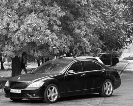 Черный Инфинити G35, объемом двигателя 5.5 л и пробегом 275 тыс. км за 10000 $, фото 1 на Automoto.ua