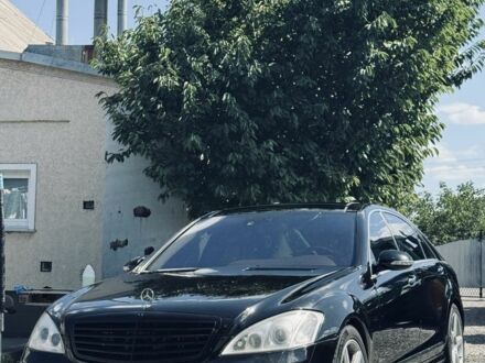 Черный Инфинити G35, объемом двигателя 5.5 л и пробегом 275 тыс. км за 10000 $, фото 1 на Automoto.ua