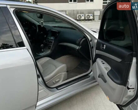 Серый Инфинити G35, объемом двигателя 3.5 л и пробегом 245 тыс. км за 8700 $, фото 7 на Automoto.ua