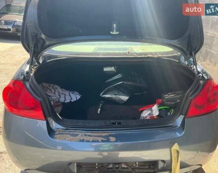 Синий Инфинити G35, объемом двигателя 3.5 л и пробегом 141 тыс. км за 4500 $, фото 4 на Automoto.ua