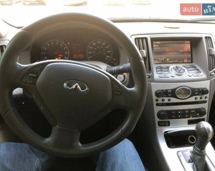 Белый Инфинити G37, объемом двигателя 3.7 л и пробегом 144 тыс. км за 11490 $, фото 6 на Automoto.ua